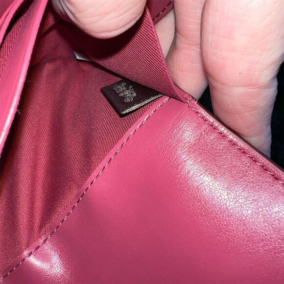 COACH Vintage Pink Pebbled Leather Trifold Wallet with Gold Hardware AUTHENTIC - Picture 7 of 7